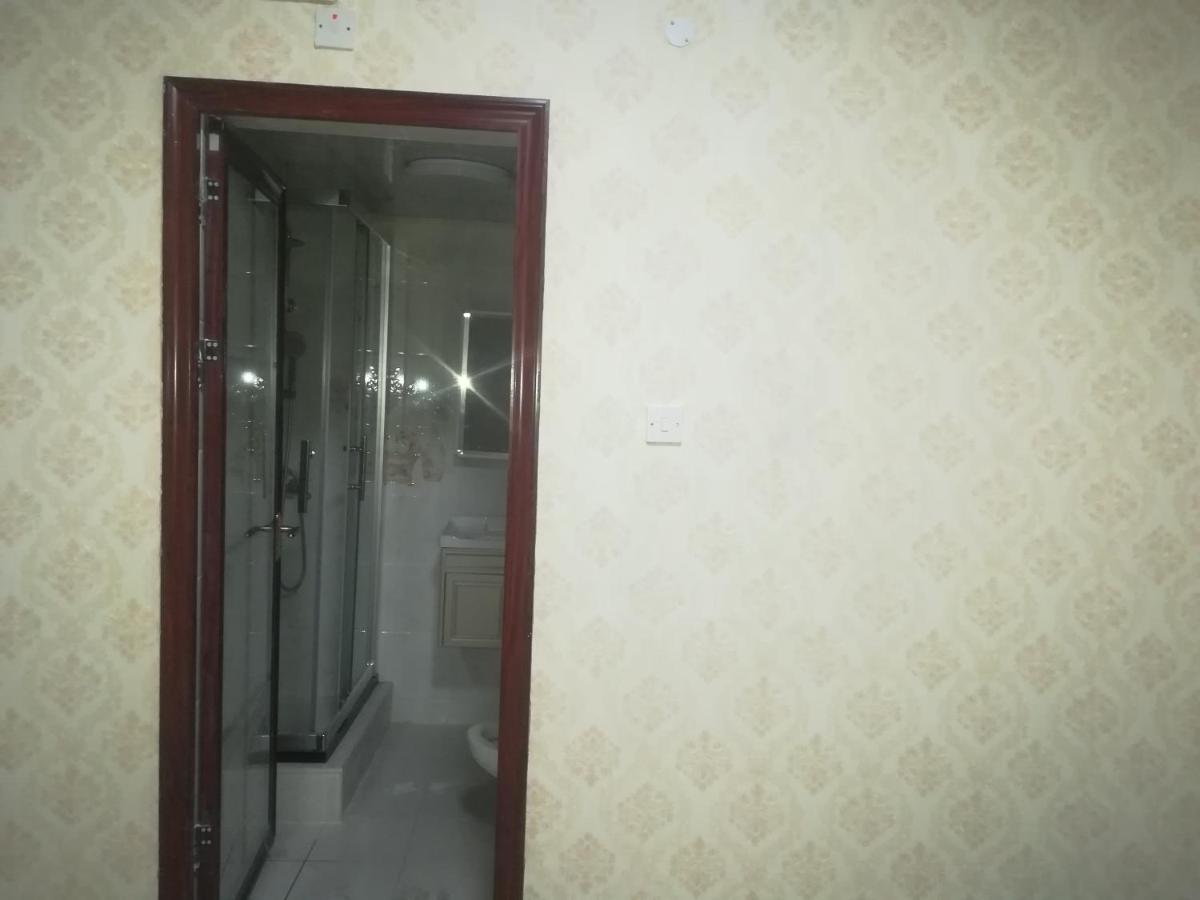 Lee Bed & Breakfast Francistown Luaran gambar