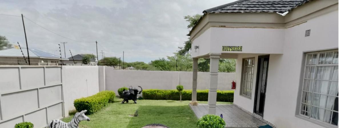 Lee Bed & Breakfast Francistown Luaran gambar