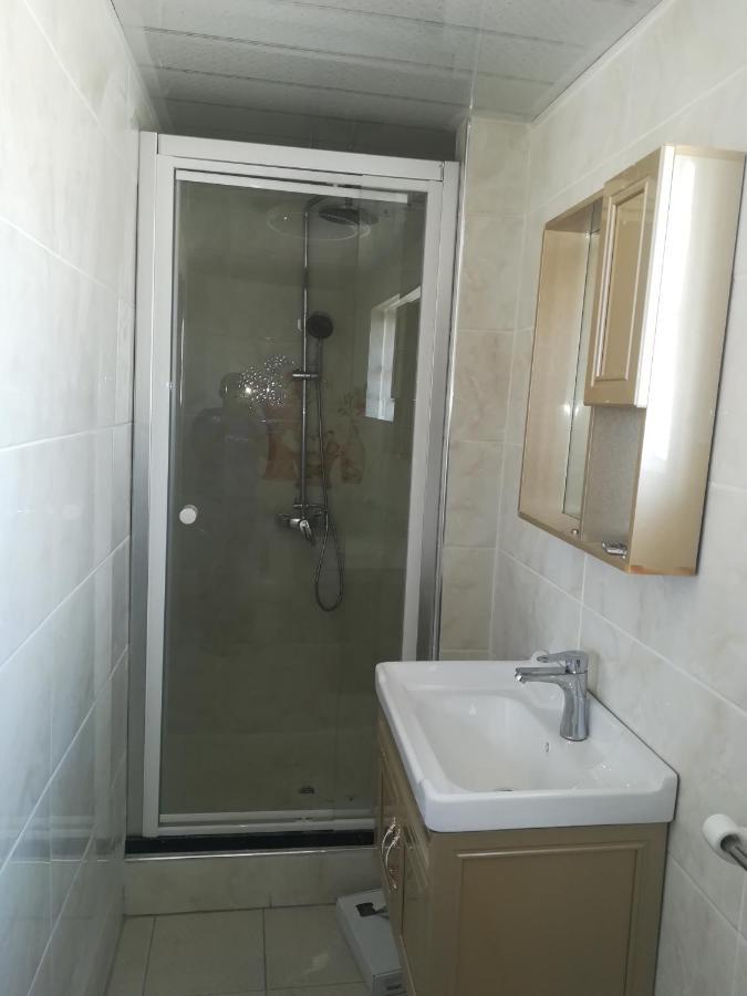 Lee Bed & Breakfast Francistown Luaran gambar